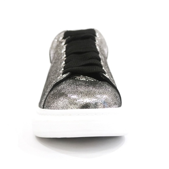New Authentic Alexander McQueen Lace-up Sneakers - Picture 1 of 5